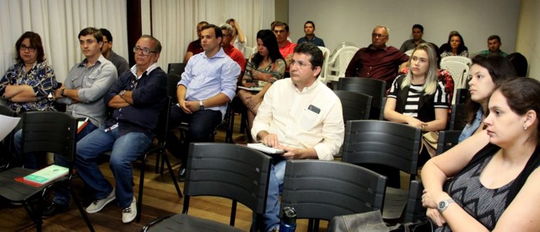Leia mais sobre o artigo FECAM continua capacitando vereadores, independentemente do calendário eleitoral